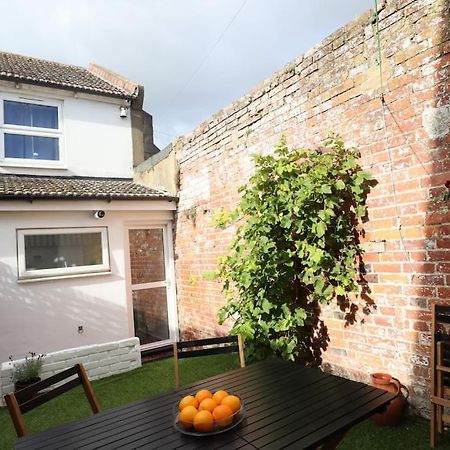 Cute Cottage 4 Mins From Cafes Station And Sea St Leonards-on-Sea Bagian luar foto