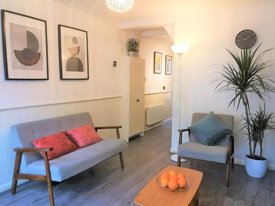 Cute Cottage 4 Mins From Cafes Station And Sea St Leonards-on-Sea Bagian luar foto