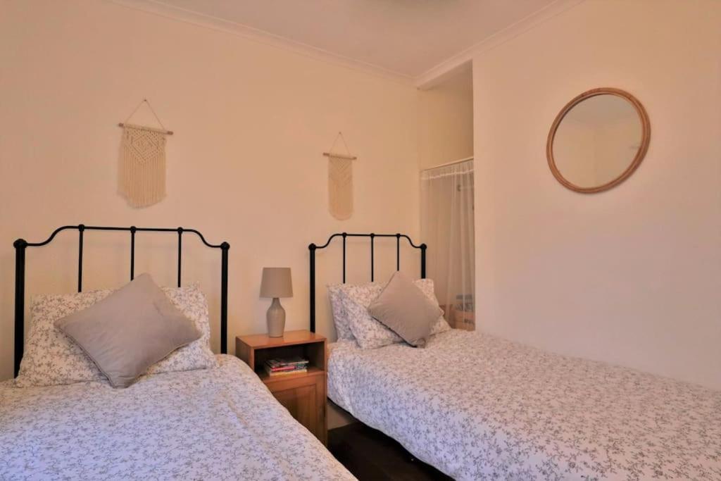 Cute Cottage 4 Mins From Cafes Station And Sea St Leonards-on-Sea Bagian luar foto